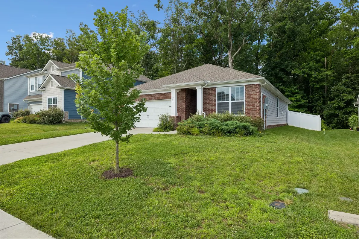 551 Ballard Dr, White House, TN 37188