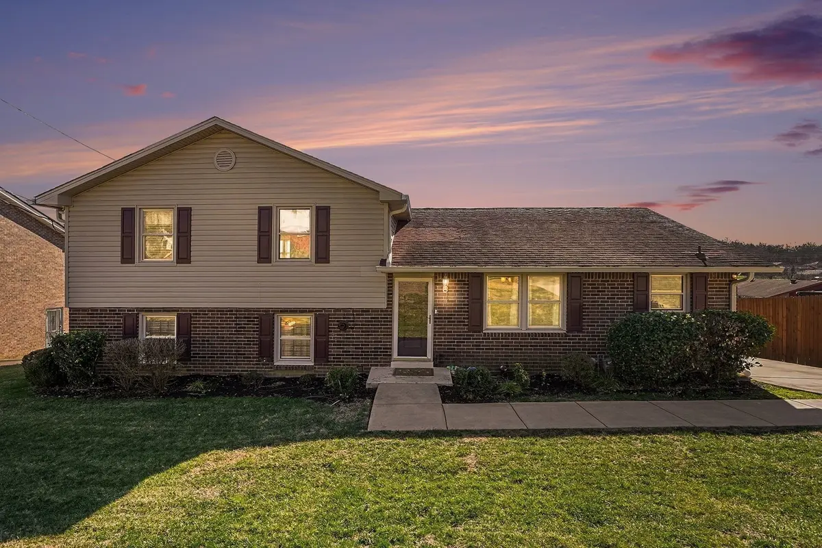 4313 Golden Hills Dr, Nashville, TN 37218