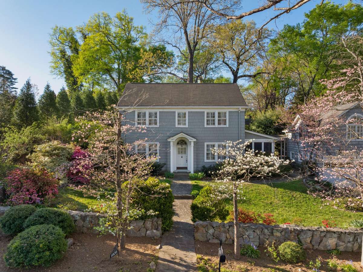 1608 Hillcrest Road, Chattanooga, TN 37405