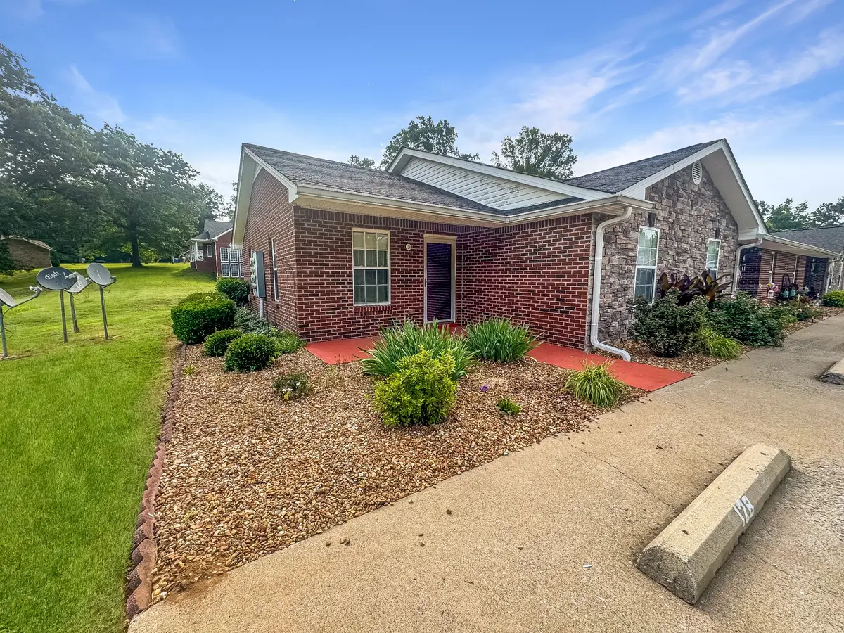 128 Colson Village Ct, Dover, TN 37058