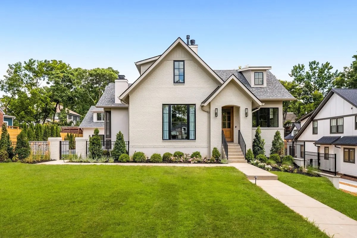1812 Sweetbriar Avenue, Nashville, TN 37212