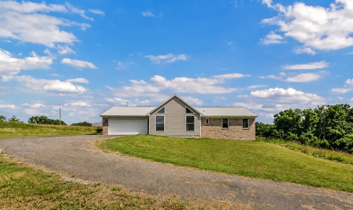 50 Lookout Ln, Cadiz, KY 42211