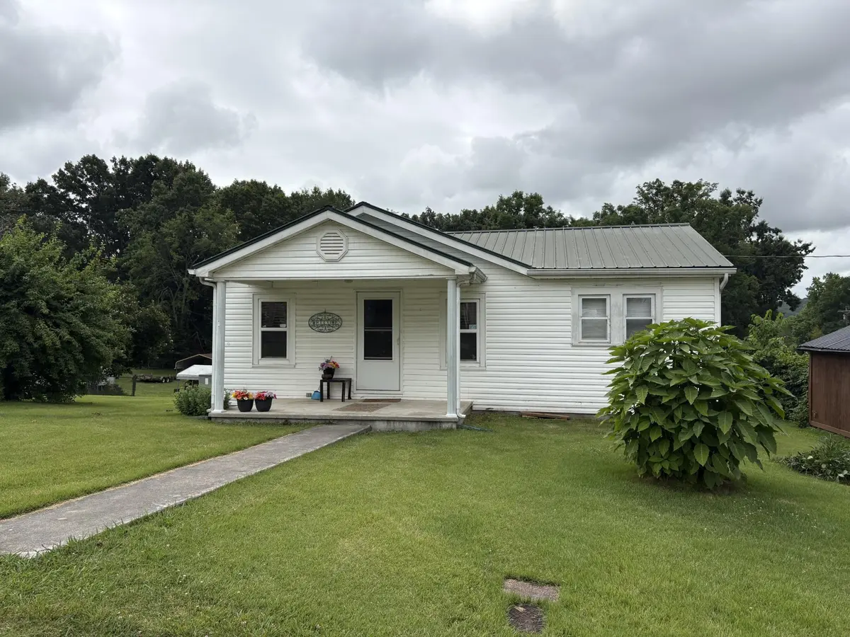 204 Blair Avenue, Sweetwater, TN 37874