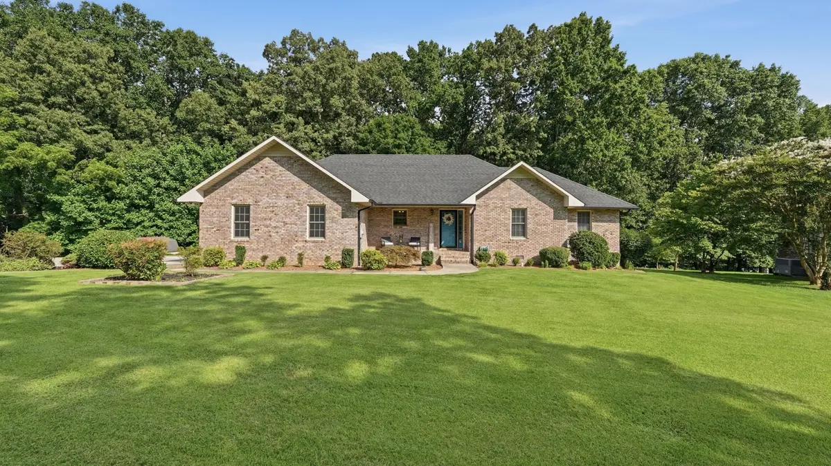 195 Westwood Ct, Estill Springs, TN 37330