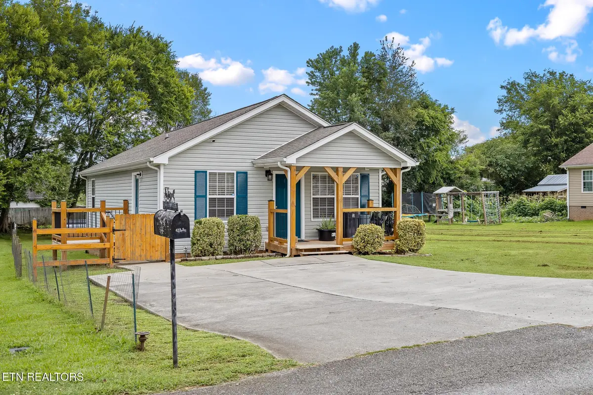 19 McKinney Street, Englewood, TN 37329