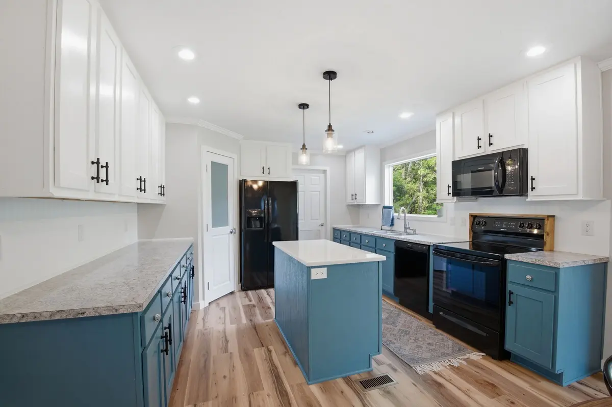 1850 Little Bartons Creek Rd, Cumberland Furnace, TN 37051