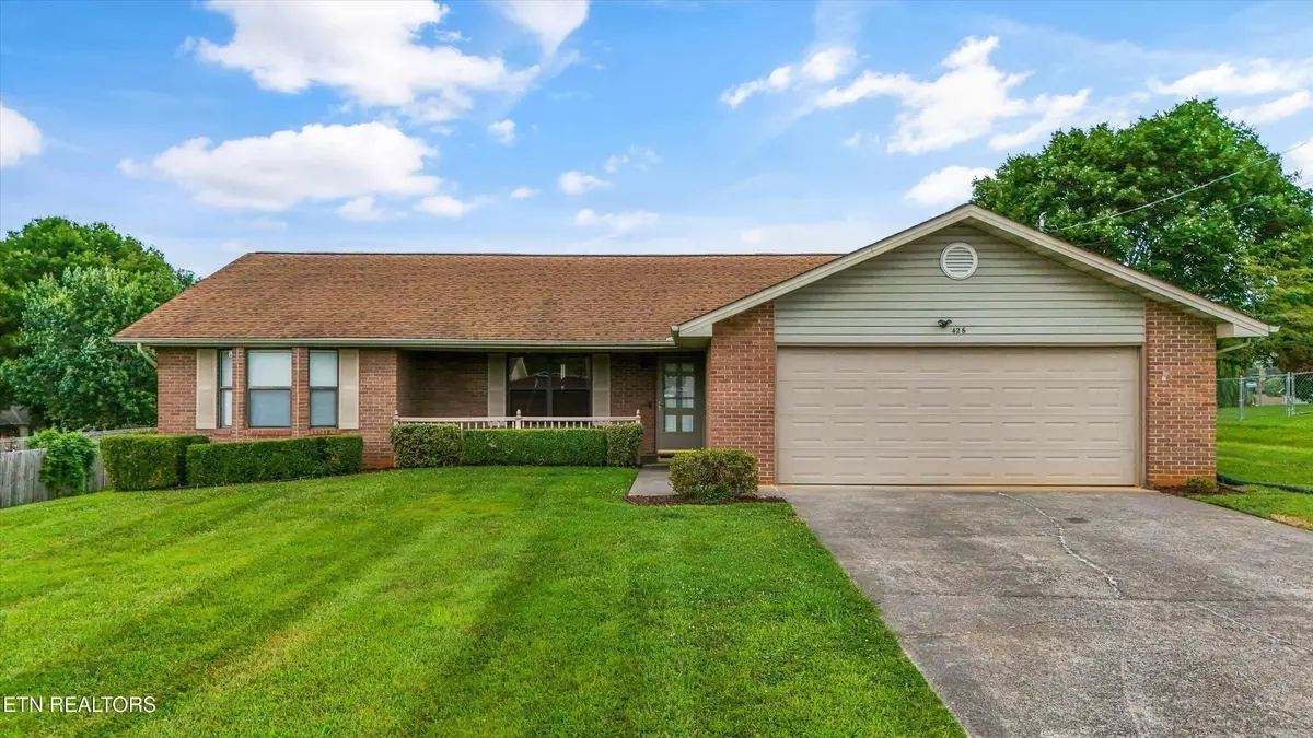 426 Woods View Circle, Kodak, TN 37764