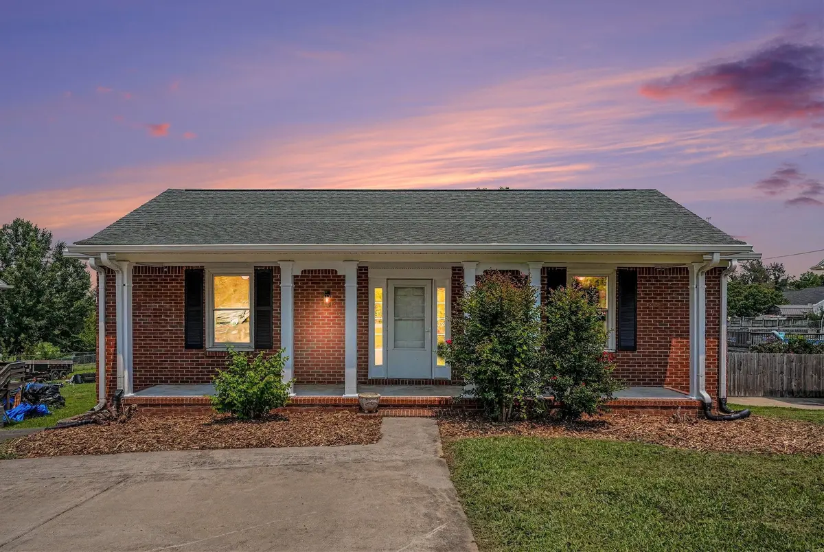 2510 17th Ave #E, Springfield, TN 37172