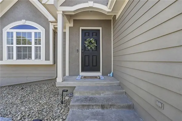 4405 SW Flintrock DR, Lee's Summit, MO 64082