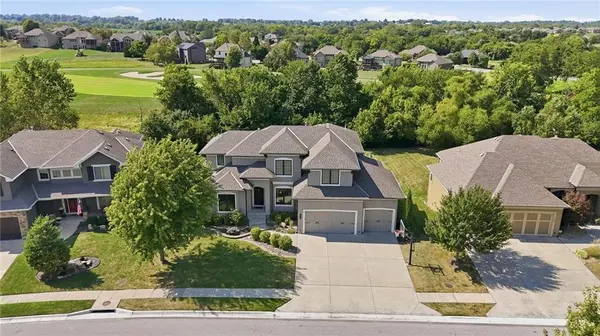 1124 Metfield LN, Raymore, MO 64083