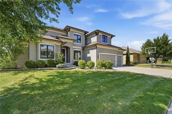 1124 Metfield LN, Raymore, MO 64083