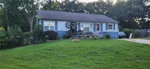 7075 Reynolds AVE, Kansas City, KS 66111