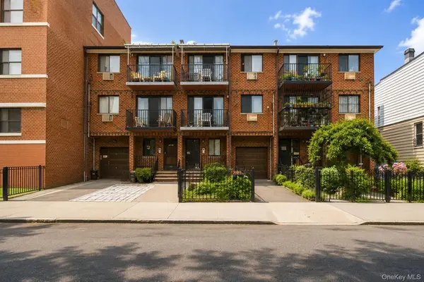3121 46th ST, Astoria, NY 11103