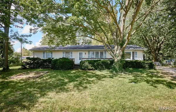 5 E Bibb DR, Bowling Green, MO 63334