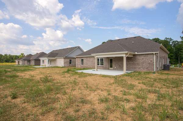 130 Brooklyn Avenue, Manchester, TN 37355