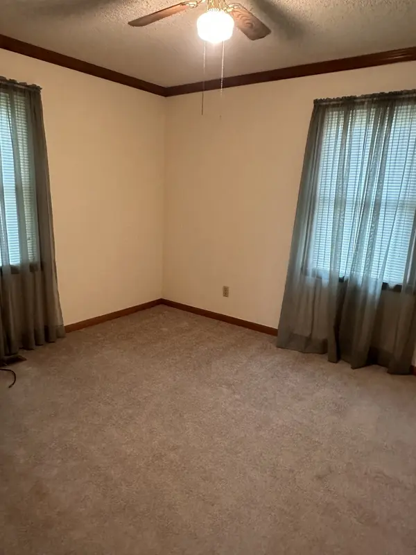 65 Sun Valley Dr, Mcminnville, TN 37110