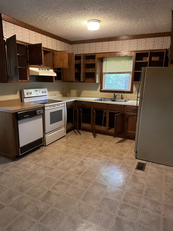 65 Sun Valley Dr, Mcminnville, TN 37110