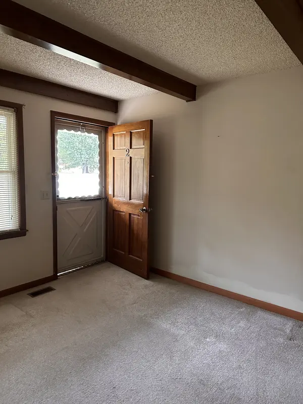 65 Sun Valley Dr, Mcminnville, TN 37110