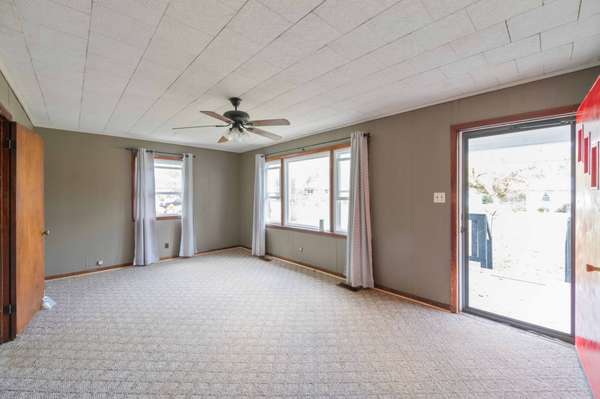 122 Shelton St, Linden, TN 37096