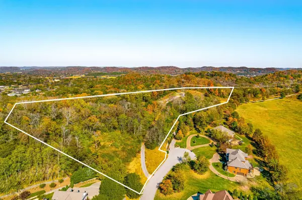402 Lake Valley Dr, Franklin, TN 37069