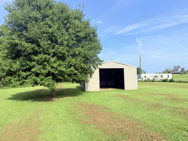 2051 Merry Oaks Rd, Mcminnville, TN 37110
