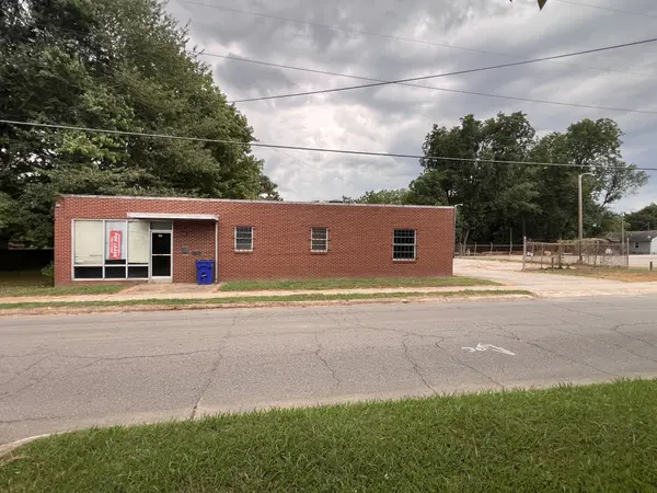 211 Walnut Ave #W, Mc Kenzie, TN 38201