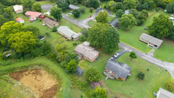 116 Lowell Dr #W, Fayetteville, TN 37334