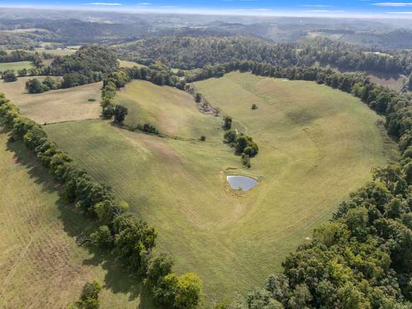 692 Anderson Rd, Shelbyville, TN 37160