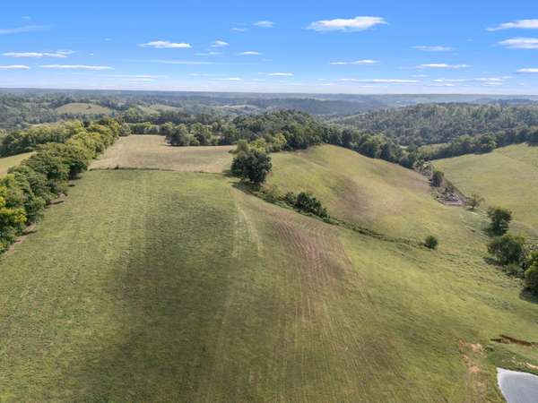 692 Anderson Rd, Shelbyville, TN 37160