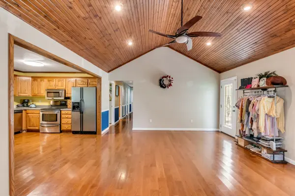 184 Buncombe Rd, Belvidere, TN 37306