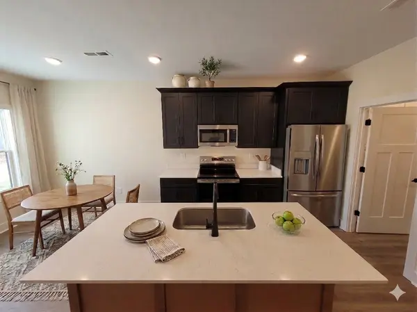 211 Sandalwood Way, Dickson, TN 37055