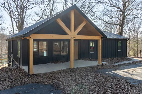 209 Spencer Dr, Spencer, TN 38585