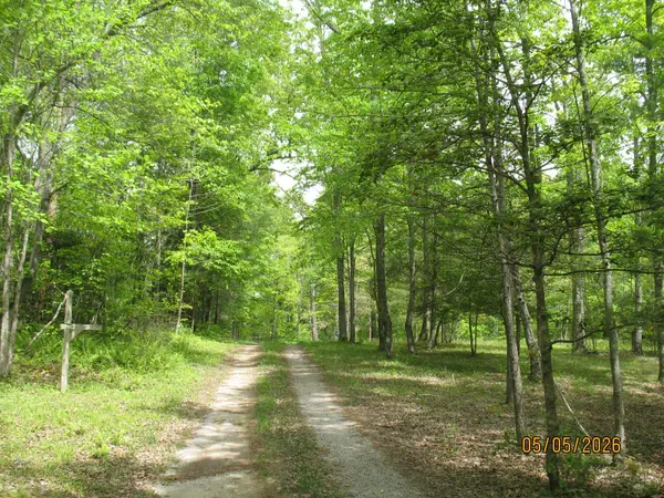 1555 Brown Creek Dr, Crossville, TN 38571