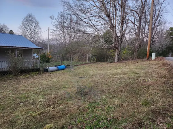 380 Co Rd 875, Etowah, TN 37331