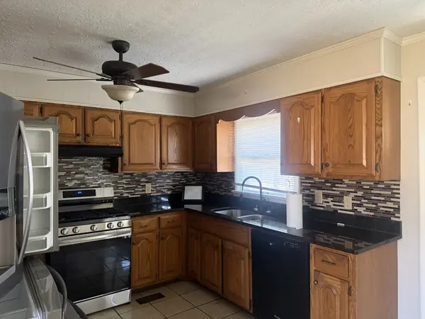 130 Turnpike Ave, Camden, TN 38320