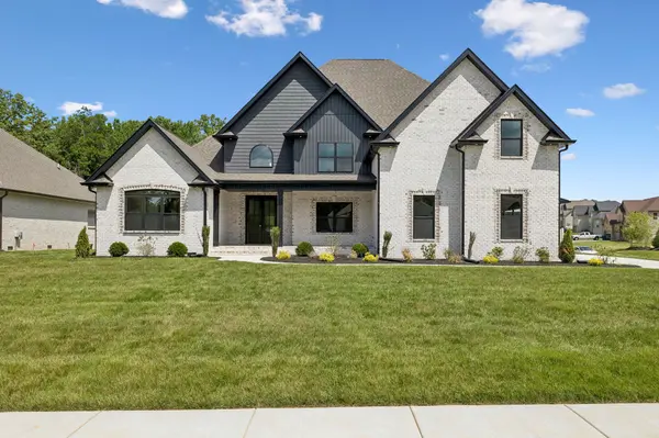 370 Young Ln,  Pleasant View,  TN 37146