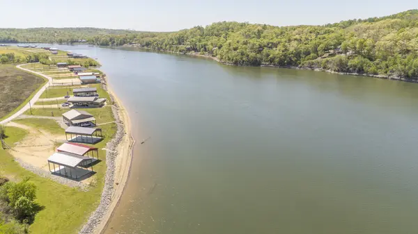 2485 Hardin Bottom River Rd, Clifton, TN 38425
