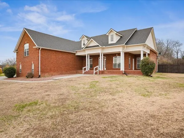 927 Westbrook Dr, Gallatin, TN 37066