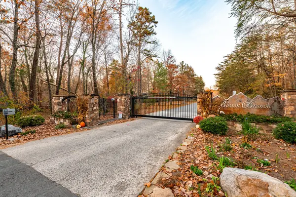 2272 Little Bend Road, Signal Mountain, TN 37377
