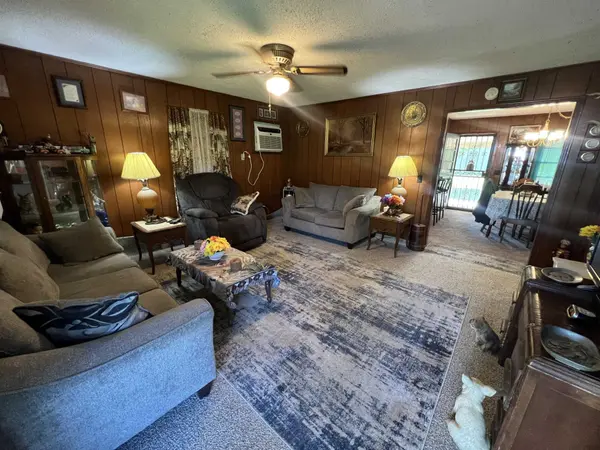 135 ANGOTTI RD, Crump, TN 38327