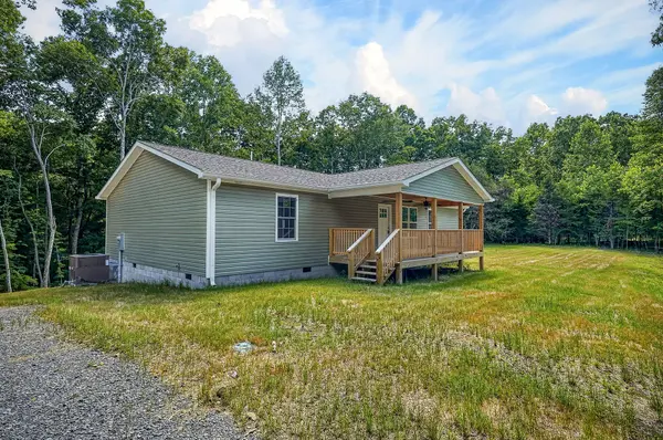 1053 Benton Tidwell Rd, Hilham, TN 38568