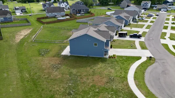 1014 Village Ct, Burns, TN 37029