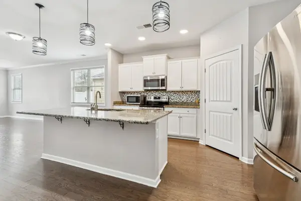 945 Manson Crossing Dr, Murfreesboro, TN 37128