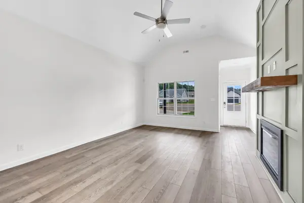 401 Blackjack Oak Ct, Clarksville, TN 37043