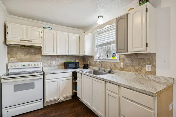 1554 Cherry Tree Dr, Clarksville, TN 37042