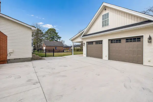 225 Jackson Ave, Carthage, TN 37030