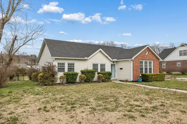 225 Jackson Ave, Carthage, TN 37030