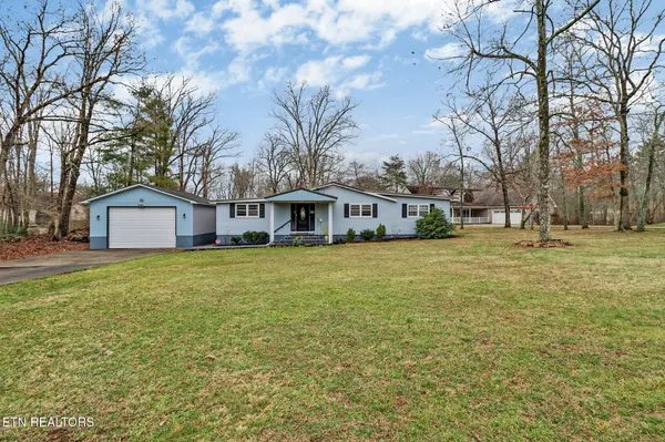 8217 Cherokee Tr, Crossville, TN 38572