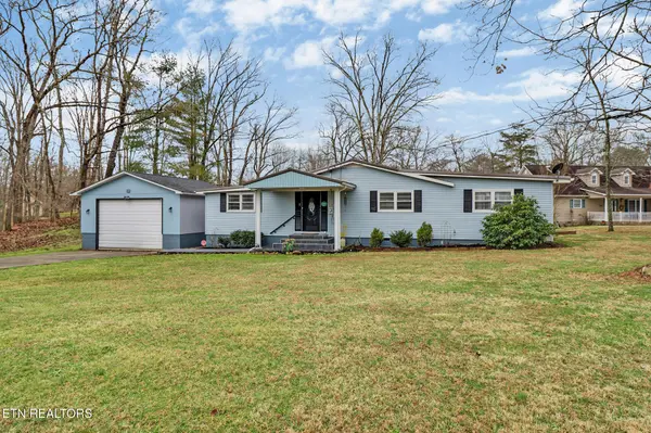 8217 Cherokee Tr, Crossville, TN 38572