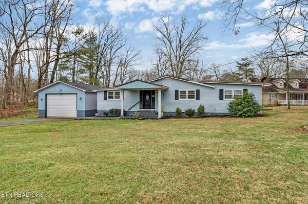 8217 Cherokee Tr, Crossville, TN 38572
